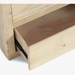 Pottery Barn Folsom 4-Drawer Dresser -Pottery Barn 1500 1500 frame 0 1080