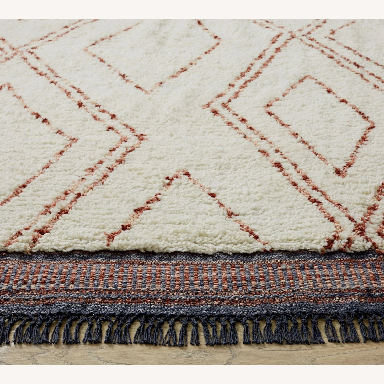 Pottery Barn Renon Hand-Knotted Shag Rug Pottery Barn Renon Hand-Knotted Shag Rug -Pottery Barn 1500 1500 frame 0 2851